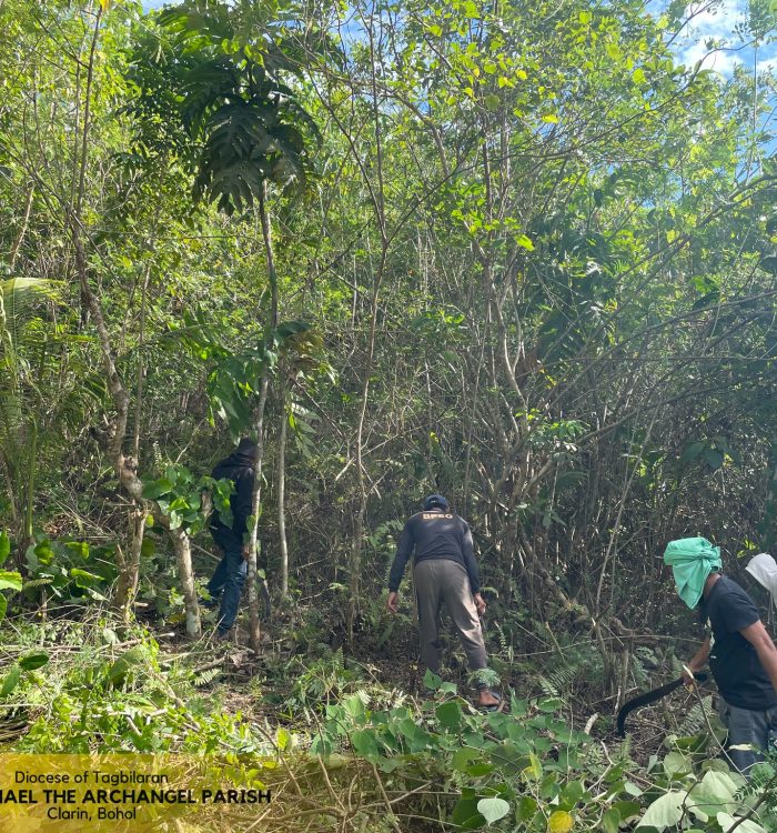 Nagkahiusa Sa Pagpangandam Ug Panglimpyo Sa Pig-ot, Candajec Ang Mga Katawhan Sa Kapilya Sa Barangay Bontud, Norte, Lajog, Ug Tangaran Uban Sa Mga Opisyales Sa Barangay Candajec